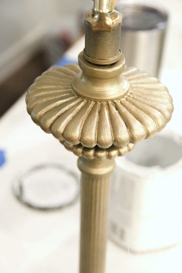 How To Whitewash Metal (lamp base and shade makeover!) Artsy Chicks Rule®
