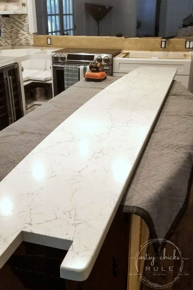 Wilsonart Quartz Coastal - artsychicksrule.com #wilsonartquartz #coastalquartz #quartzcountertops #whitecountertopideas #quartzcountertopideas