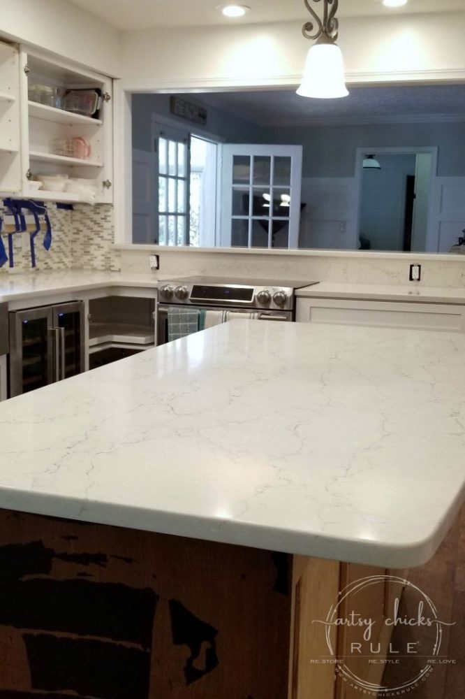 Wilsonart Quartz Coastal - artsychicksrule.com #wilsonartquartz #coastalquartz #quartzcountertops #whitecountertopideas #quartzcountertopideas