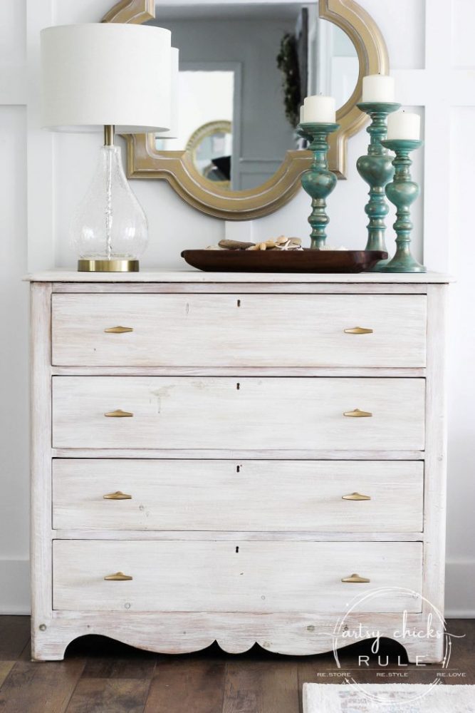 White Stain (using chalk paint, SO easy!!) Dresser Makeover - artsychicksrule.com #whitestain #whitestainmakeover #whitestainfurniture #chalkpaintmakeover #chalkpaintfurniture #paintedfurniture #coastalfurniture #coastalglam #coastaldecor