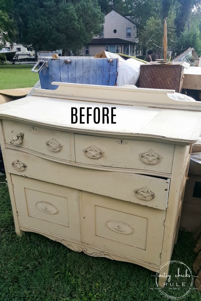 Furniture Makeovers To Come for 2019!!! artsychicskrule.com #furnituremakeovers #paintedfurniture #chalkpaintedfurniture #milkpaintedfurniture