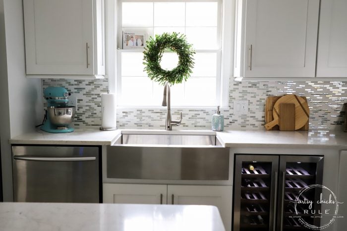 DIY Coastal Kitchen Makeover Reveal!!! White Shaker cabinetd, quartz countertops, farmhouse style flooring and more! artsychicksrule.com #kitchenmakeover #kitchenremodel #diykitchen #coastalkitchen #quartzcountertops #farmhouseflooring