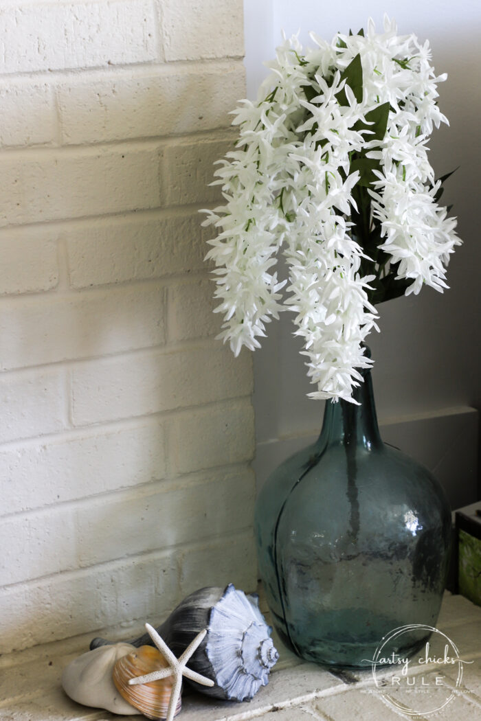 Simple Spring Decorations & Ideas White flowers in blue jar artsychicksrule.com