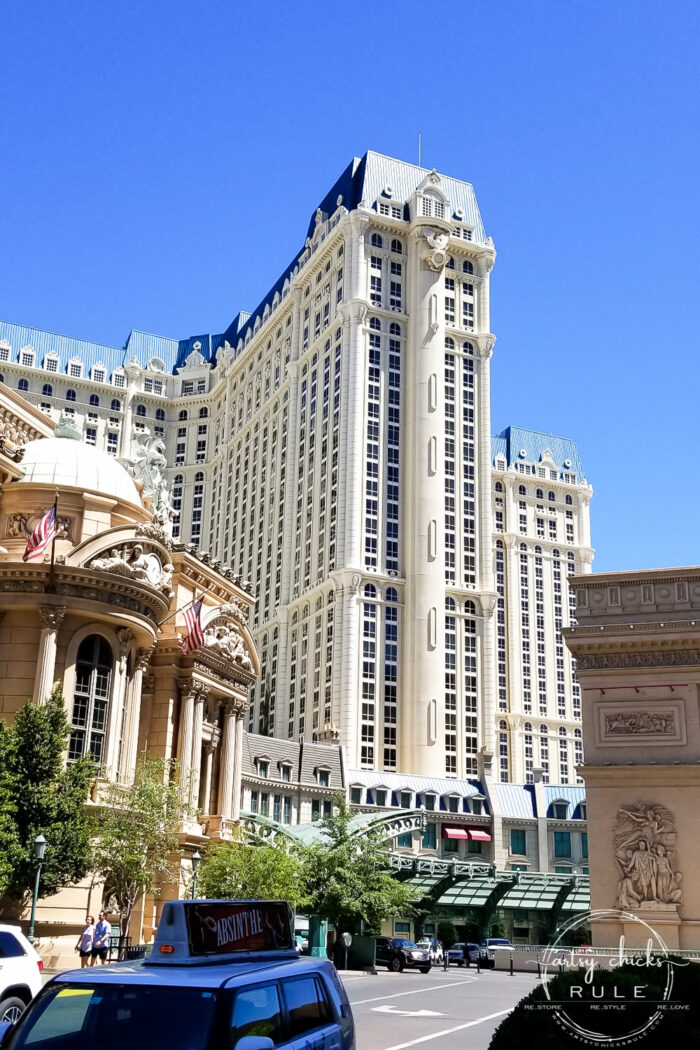 Las Vegas Trip Highlights!! Places to see, places to eat, things to do!! artsychicksrule.com #fremontstreet #lasvegas #eataly #thingstodoinlasvegas #mgmgrand #newyorknewyork #thevenetian 