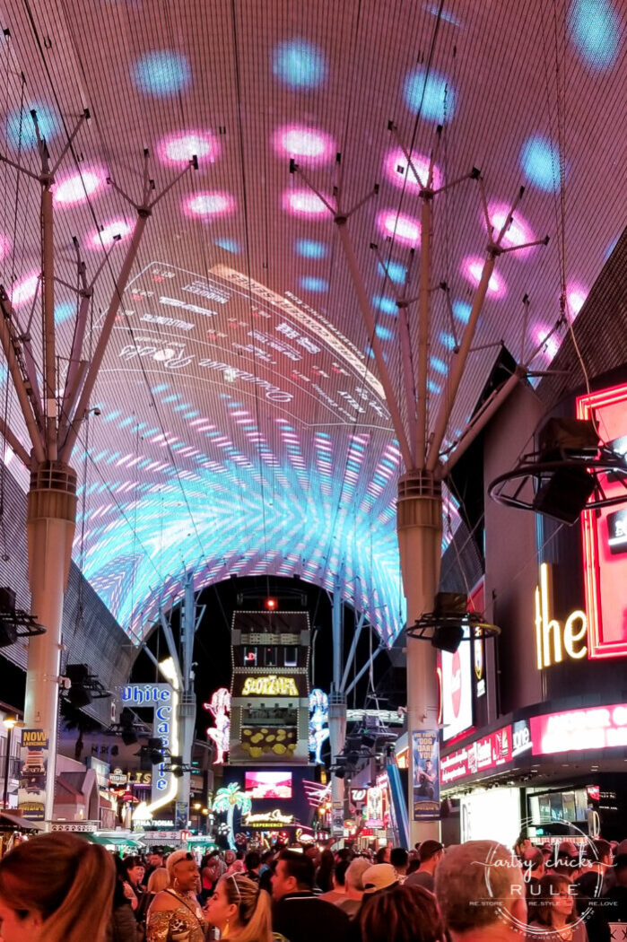 Las Vegas Trip Highlights!! Places to see, places to eat, things to do!! artsychicksrule.com #fremontstreet #lasvegas #eataly #thingstodoinlasvegas #mgmgrand #newyorknewyork #thevenetian 