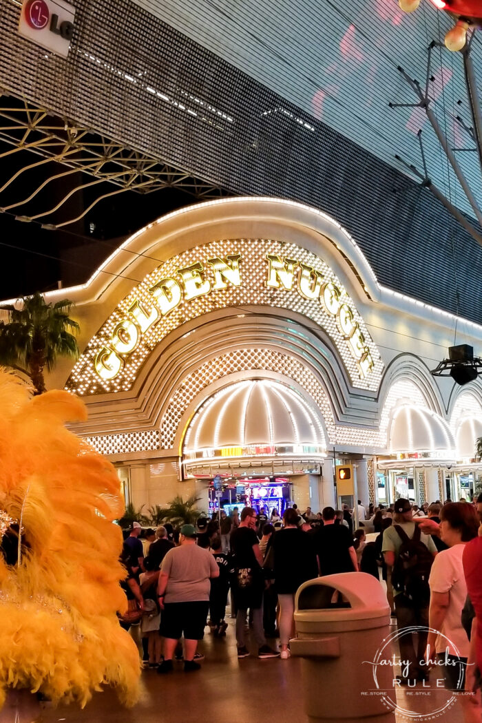 Las Vegas Trip Highlights!! Places to see, places to eat, things to do!! artsychicksrule.com #fremontstreet #lasvegas #eataly #thingstodoinlasvegas #mgmgrand #newyorknewyork #thevenetian 