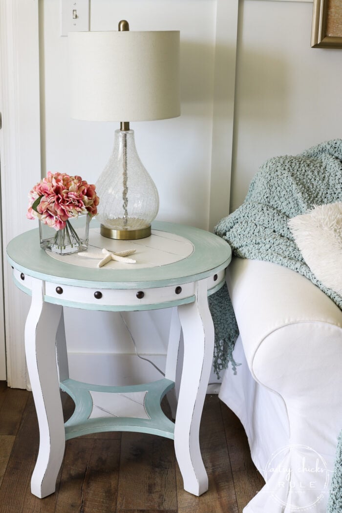 Nautical End Table Makeover ! All this old thrifty find needed was a little paint and this awesome sealer to bring it to life! artsychicksrule.com #chalkpainted #dixiebellepaint #paintedfurniture #chalkpaintmakeover #bluefurniture #coastalstylefurniture #nauticalstyle