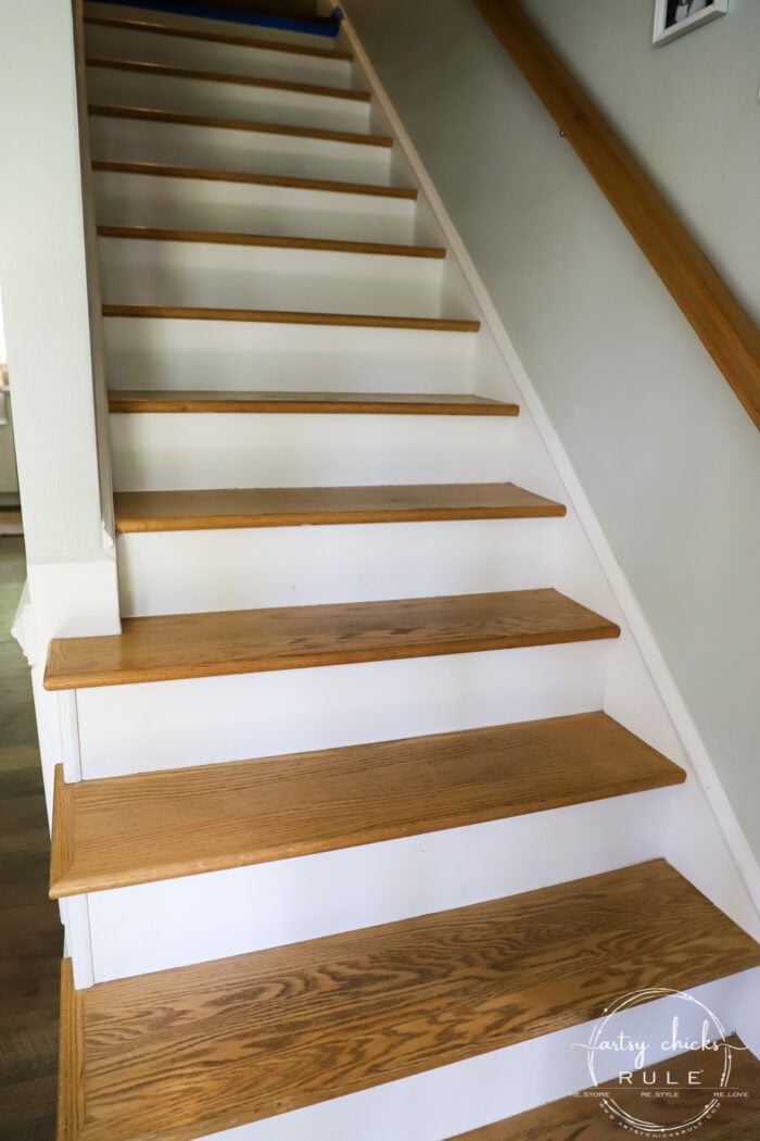 Update Stairs with Gel Stain (SO EASY...believe it!) artsychicksrule.com #gelstain #updatestairs #gelstainprojects #staircaseideas 