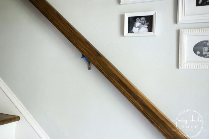 Update Stairs with Gel Stain (SO EASY...believe it!) artsychicksrule.com #gelstain #updatestairs #gelstainprojects #staircaseideas 