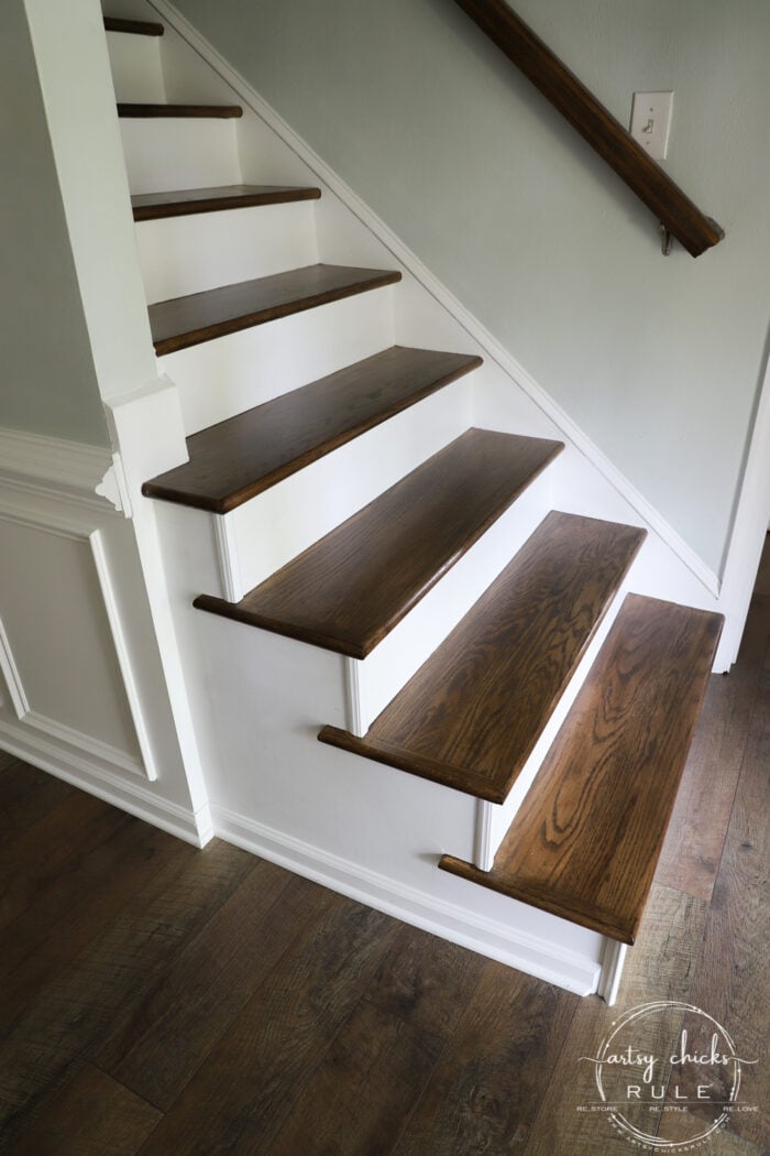 Update Stairs with Gel Stain (SO EASY...believe it!) artsychicksrule.com #gelstain #updatestairs #gelstainprojects #staircaseideas 