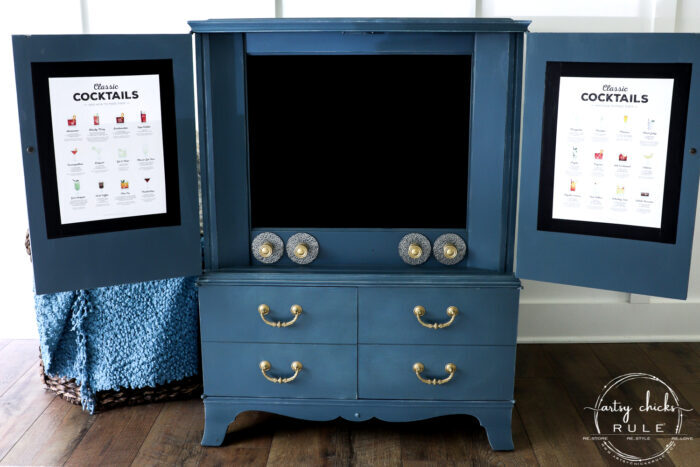 Retro TV Cabinet TURNED Bar Cabinet! Perfect for this!! artsychicksrule.com #barcabinet #retrotvcabinet #vintagetvcabinet #tvcabinetrepurposed #repurposedmakeover