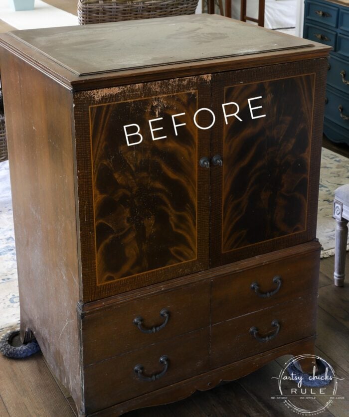 Retro TV Cabinet Repurposed (Bar Cabinet)