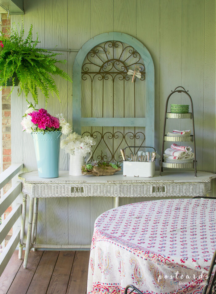 Beautiful Summer Porches artsychicksrule.com #summerporches #summerporchideas #summerporchdecor #porchdecor #porchdecorating