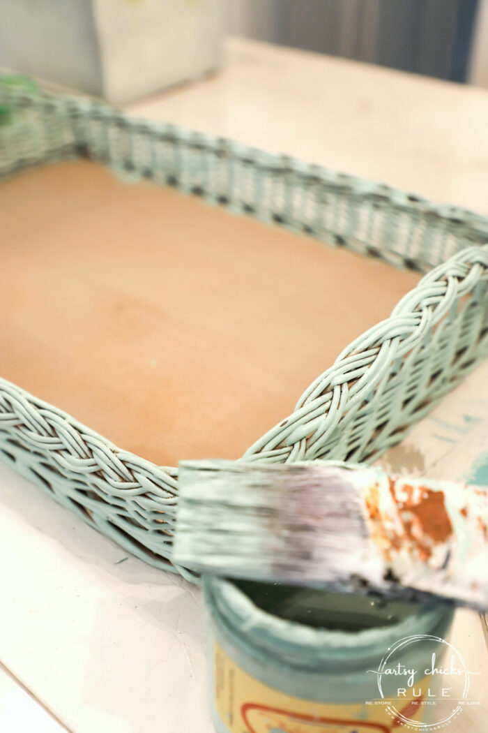 This old, dated thrift store find got a brand new look...and life! French basket tray with grain sack stripes and a Prima Design Transfer! #frenchbasket #primatransfers #primaredesign #frenchgraphic #frenchstyle #grainsackstripes