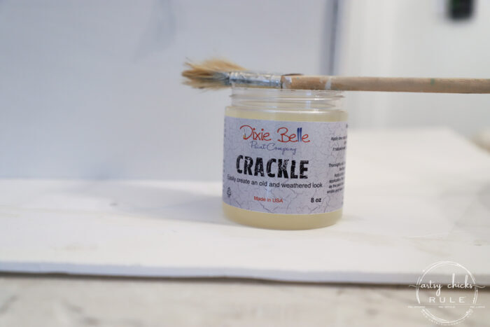 Dixie Belle Crackle is one way to give that aged, cracked style finish. I love the finished look, but did I love the product?? Read on to see! artsychicksrule.com #dixiebelle #dixiebellecrackle #dixiebellemakeover #breadboxmakeover