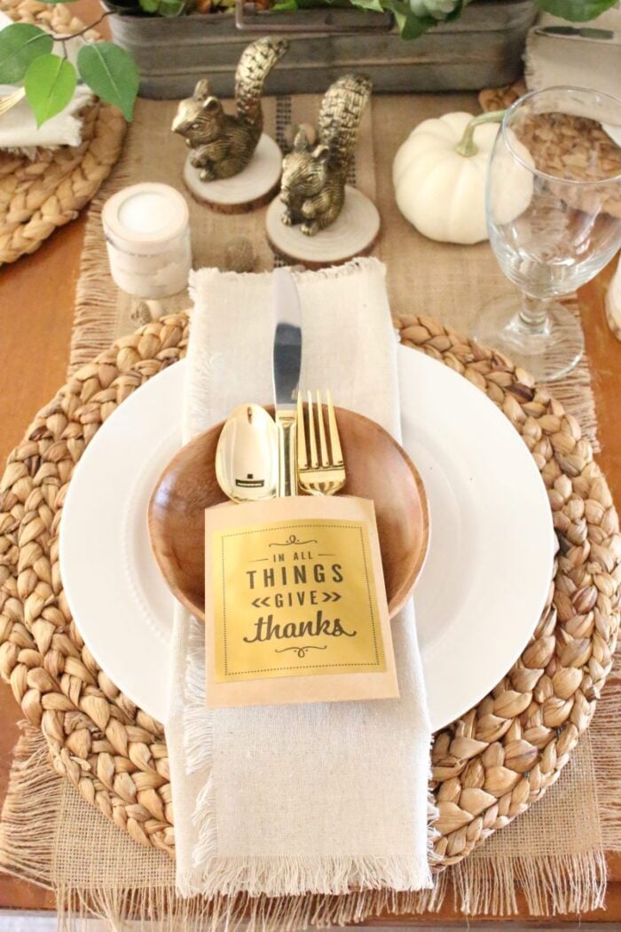 25+ Thanksgiving Table Settings...Decor & Ideas for the best table yet! Get ready for the most warm and inviting Thanksgiving this year. artsychicksrule.com #Thanksgivingtable #Thanksgivingtablesetting #Thanksgivingtableideas #falltablescape