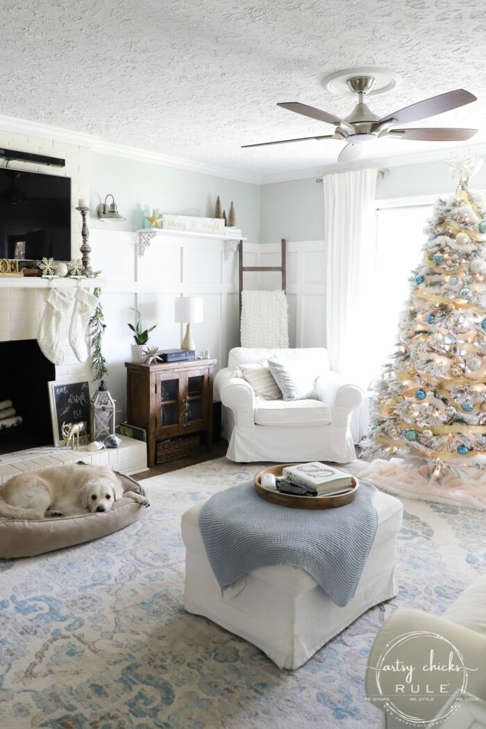 Blue and gold decor is a beautiful change from the traditional red so well-loved by many. artsychicksrule.com #blueandgoldchristmas #goldchristmasdecor #bluechristmasdecor