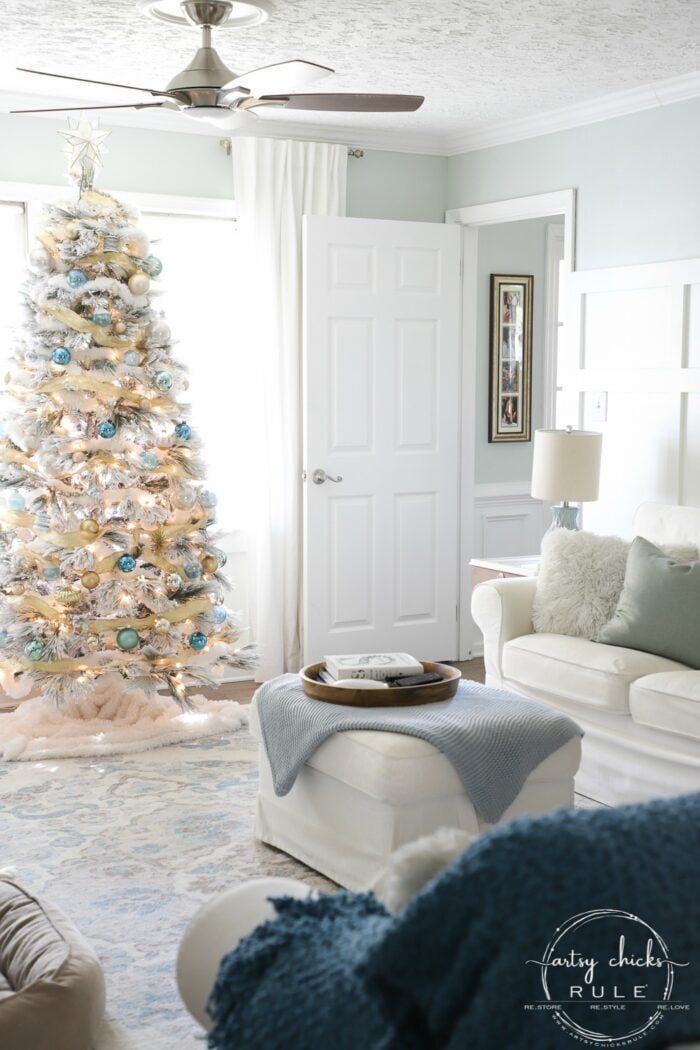 Blue and gold decor is a beautiful change from the traditional red so well-loved by many. artsychicksrule.com #blueandgoldchristmas #goldchristmasdecor #bluechristmasdecor