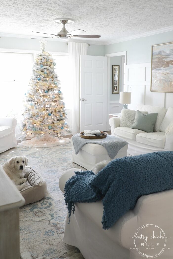 Blue and gold decor is a beautiful change from the traditional red so well-loved by many. artsychicksrule.com #blueandgoldchristmas #goldchristmasdecor #bluechristmasdecor