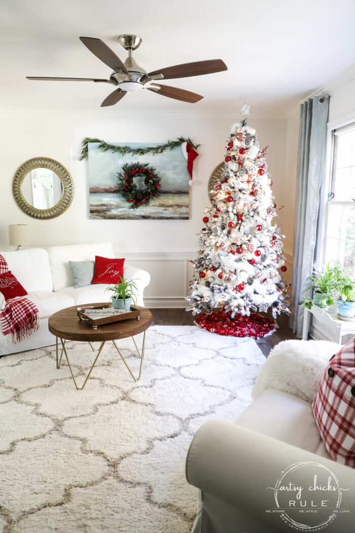 Cozy Christmas decor in traditional reds creates a warm, nostalgic and welcoming space! Simple ideas to create a holiday space you'll love! #cozychristmas #redchristmasdecor #tradtionalredchristmas