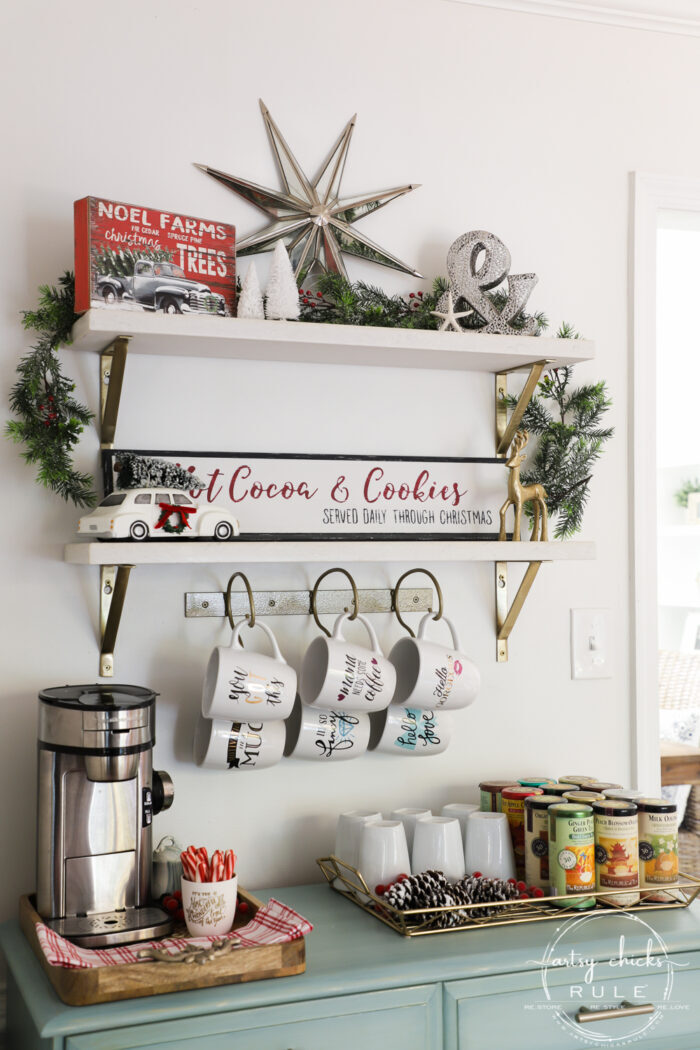 Cozy Christmas decor in traditional reds creates a warm, nostalgic and welcoming space! Simple ideas to create a holiday space you'll love! #cozychristmas #redchristmasdecor #tradtionalredchristmas