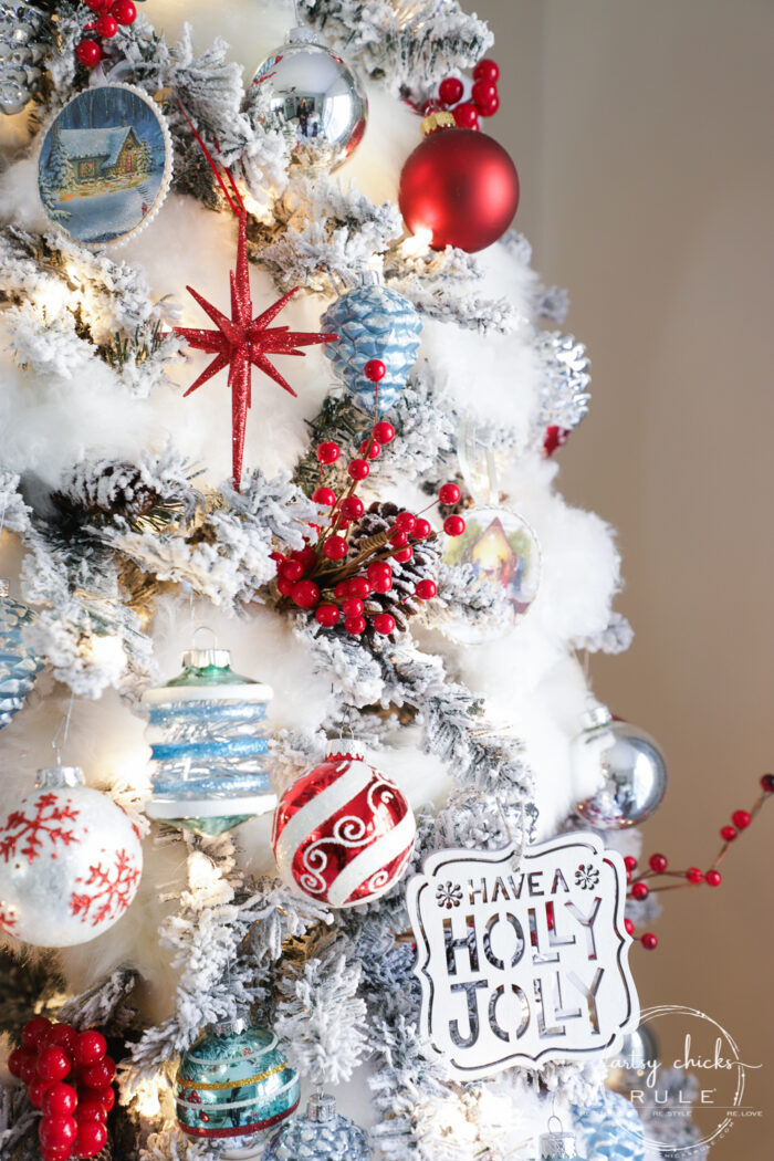 Cozy Christmas decor in traditional reds creates a warm, nostalgic and welcoming space! Simple ideas to create a holiday space you'll love! #cozychristmas #redchristmasdecor #tradtionalredchristmas