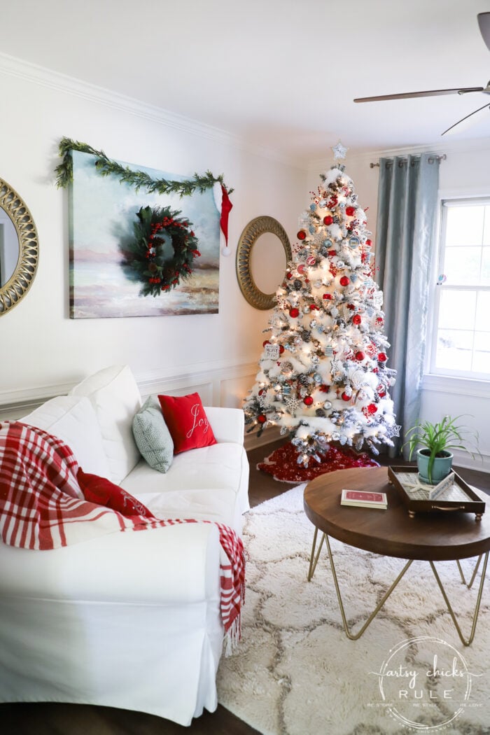 Cozy Christmas decor in traditional reds creates a warm, nostalgic and welcoming space! Simple ideas to create a holiday space you'll love! #cozychristmas #redchristmasdecor #tradtionalredchristmas