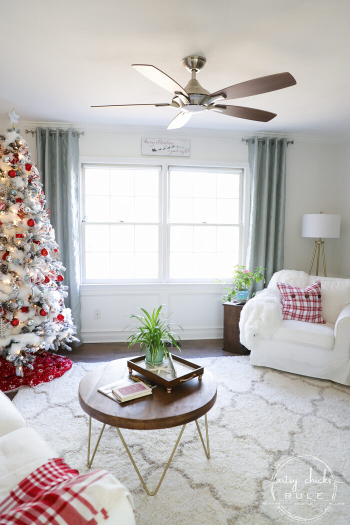 Cozy Christmas decor in traditional reds creates a warm, nostalgic and welcoming space! Simple ideas to create a holiday space you'll love! #cozychristmas #redchristmasdecor #tradtionalredchristmas