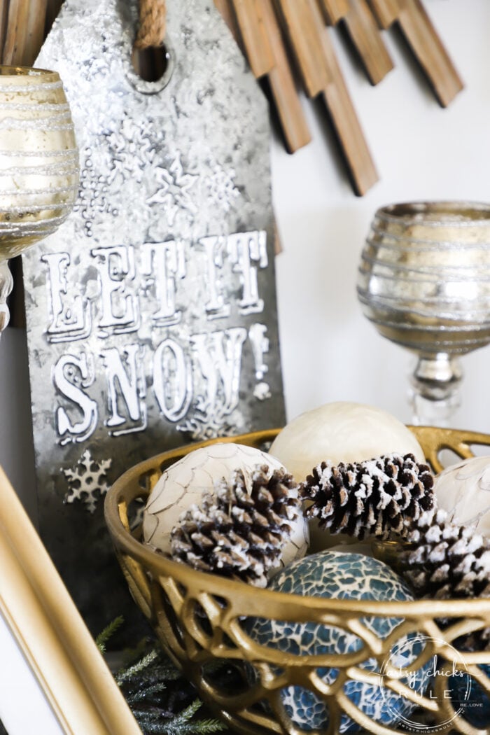 I'm sharing a few simple ways to transition into those long winter months after the holidays with simple  & cozy winter decor! artsychicksrule.com #winterdecor #winterdecoratingideas #winterhome 