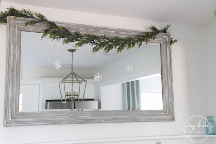 I'm sharing a few simple ways to transition into those long winter months after the holidays with simple  & cozy winter decor! artsychicksrule.com #winterdecor #winterdecoratingideas #winterhome 