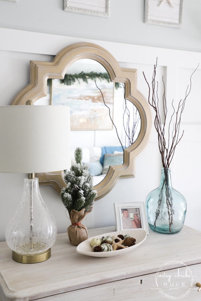 I'm sharing a few simple ways to transition into those long winter months after the holidays with simple  & cozy winter decor! artsychicksrule.com #winterdecor #winterdecoratingideas #winterhome 