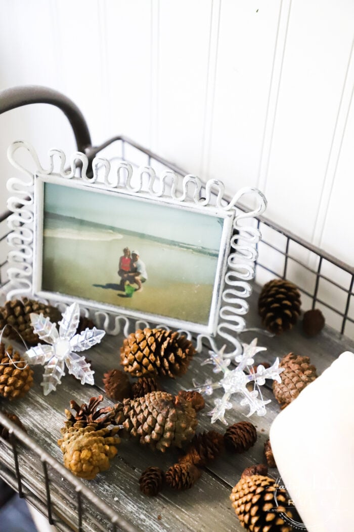 I'm sharing a few simple ways to transition into those long winter months after the holidays with simple  & cozy winter decor! artsychicksrule.com #winterdecor #winterdecoratingideas #winterhome 