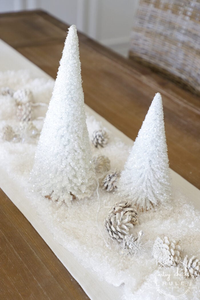 Breathtaking Frosted Pinecone Decor  Pine cone decorations, Pine cone  crafts, Winter wonderland party