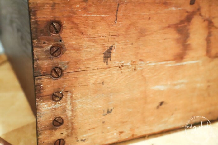 This gel stain cabinet makeover was a breeze to do!! Super easy (and quick) way to update that old orange-y wood! (or any old wood!) artsychicksrule.com #gelstain #gelstainmakeover #gelstainideas #furnituremakeover #stainedfurnitured #antiquefurniture