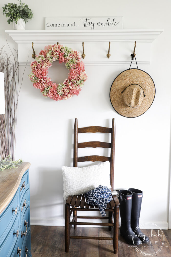 $8 Ladder Back Chair Makeover with Gel Stain and Gel Topcoat...SO SIMPLE!!!! artsychicksrule.com #ladderbackchair #gelstain #geltopcoat #stainedfurnituremakeover