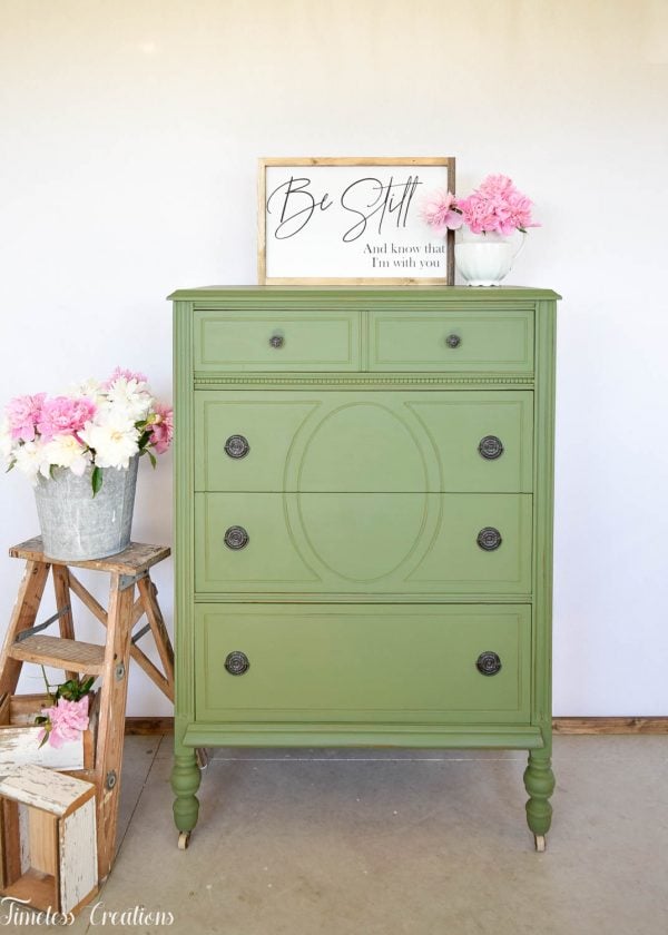 20 Green Painted Furniture Makeovers artsychicksrule.com #greenpaintedfurniture #greenfurniture #greenmakeovers