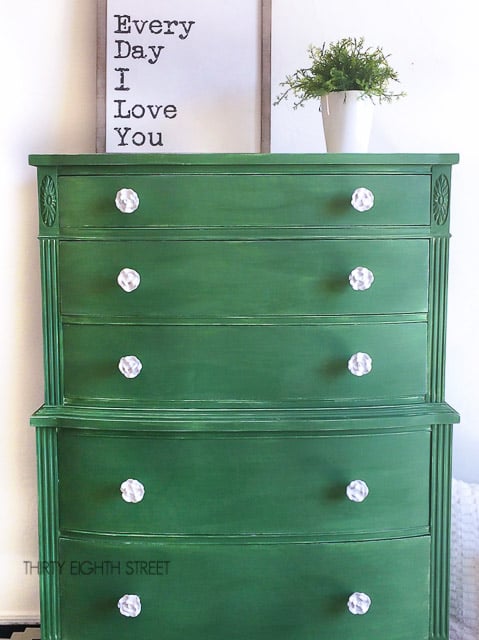 20 Green Painted Furniture Makeovers artsychicksrule.com #greenpaintedfurniture #greenfurniture #greenmakeovers