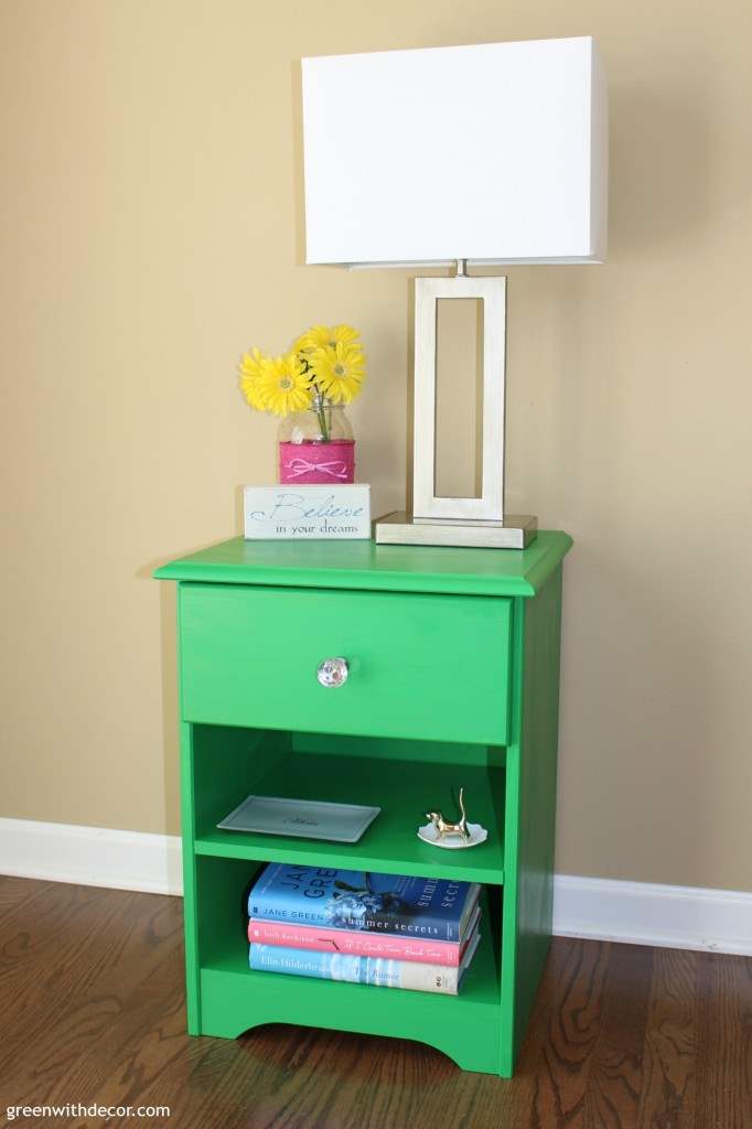 20 Green Painted Furniture Makeovers artsychicksrule.com #greenpaintedfurniture #greenfurniture #greenmakeovers