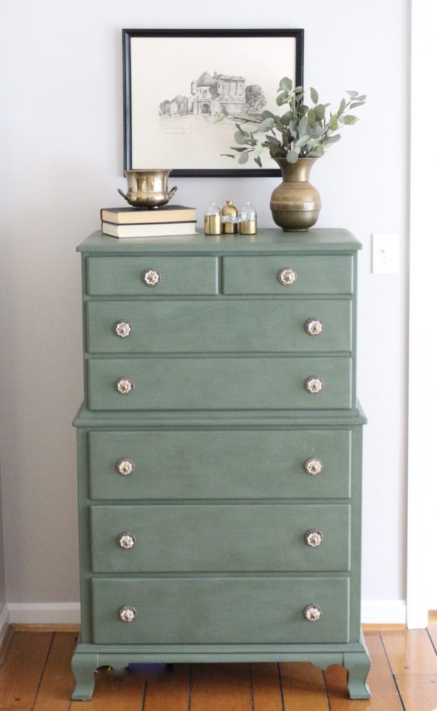 20 Green Painted Furniture Makeovers artsychicksrule.com #greenpaintedfurniture #greenfurniture #greenmakeovers