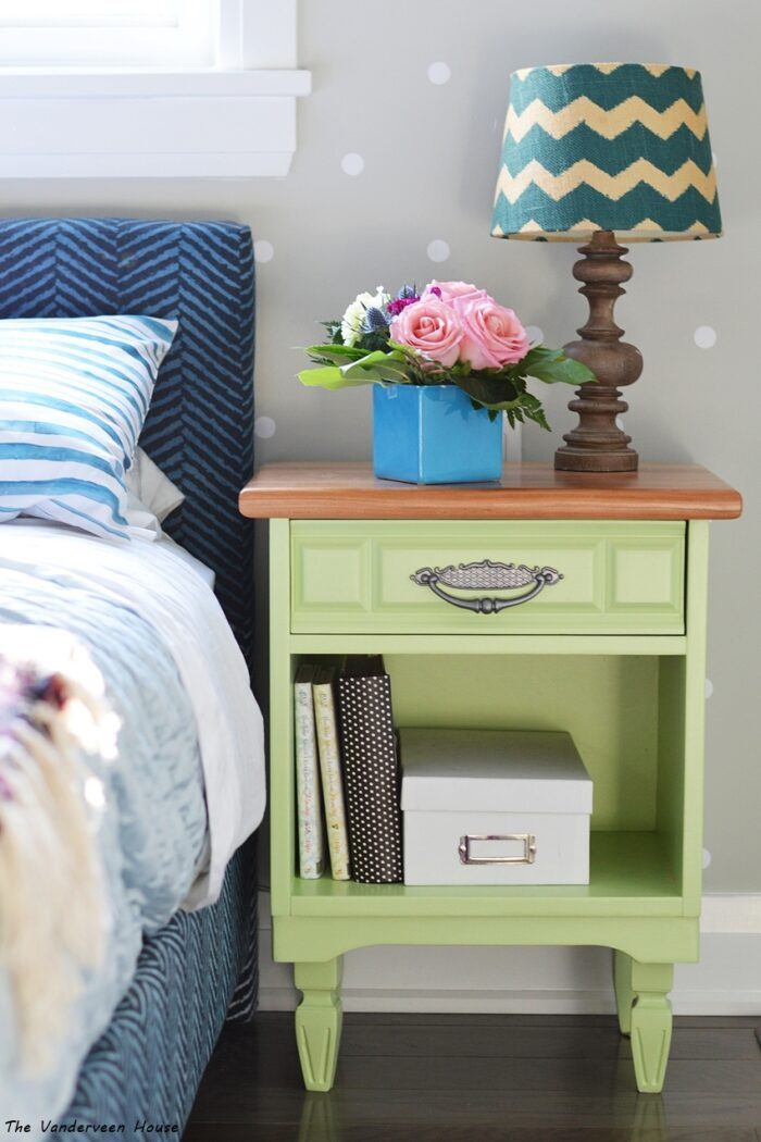 20 Green Painted Furniture Makeovers artsychicksrule.com #greenpaintedfurniture #greenfurniture #greenmakeovers