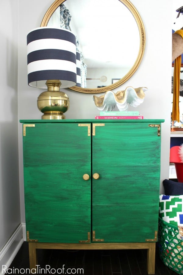 20 Green Painted Furniture Makeovers artsychicksrule.com #greenpaintedfurniture #greenfurniture #greenmakeovers