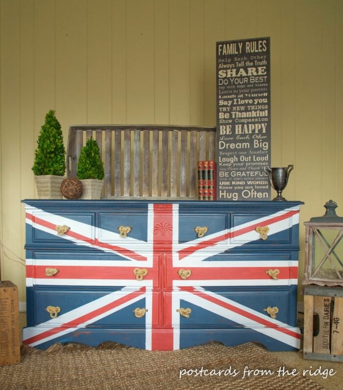 Union jack dresser