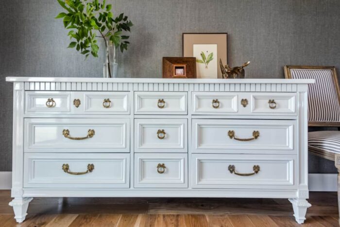 8 White Furniture Makeovers + Paint Colors – Craftivity Designs