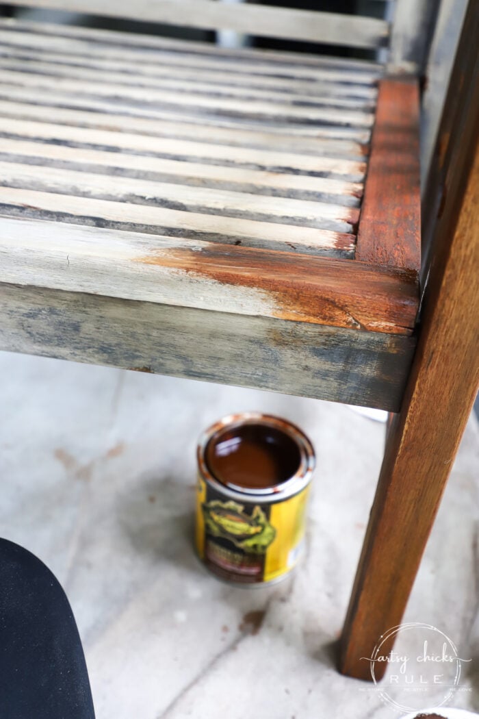 Learn how to quickly, and simply, refinish outdoor wood furniture with just one product! Make your patio furniture look better than brand new. artsychicksrule.com #restainoutdoorfurniture #refinishoutdoorfurniture #patiofurnituremakeover 