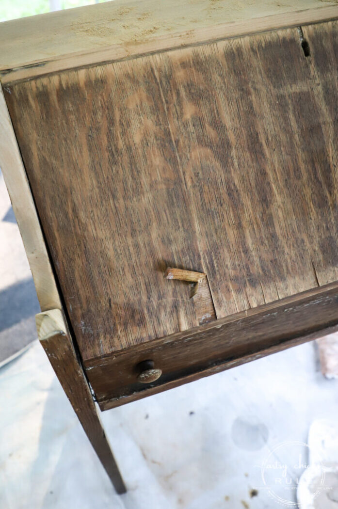 Ever wondered how you can get that cool bleached wood look?? Well, you can actually bleach your wood...with bleach, or you can do it this way instead! artsychicksrule.com #howtobleachwood #bleachedwood #coastalfurniture #farmhousestyle