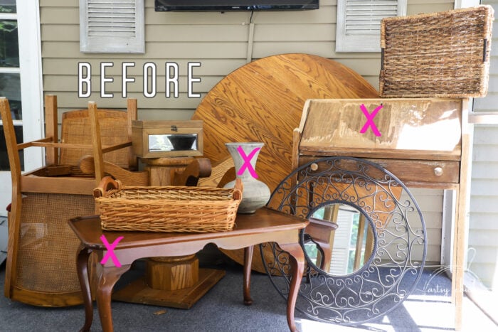 Elegant makeover on this navy blue coffee table with brown glaze! artsychicksrule.com #navybluefurniture #brownglaze 