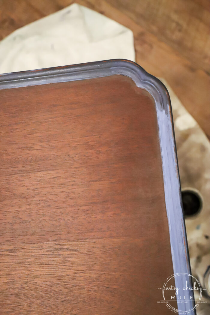 Elegant makeover on this navy blue coffee table with brown glaze! artsychicksrule.com #navybluefurniture #brownglaze 