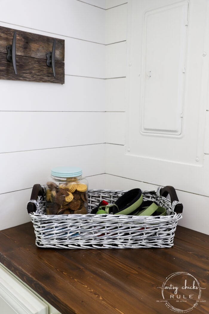 Old tired baskets?? Add a little paint for a brand new look. Here are several simple basket makeover ideas to get started! artsychicksrule.com #basketmakeoverideas #paintedbaskets #basketmakeover