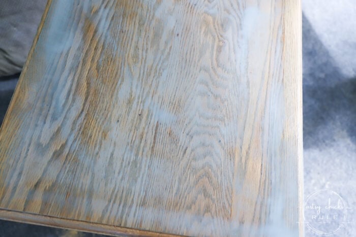 Turn that old orange wood into "bleached or weathered" wood with this simple method!! (without harsh chemicals) artsychicksrule.com #bleachedwood #howtobleachwood #weatheredwood