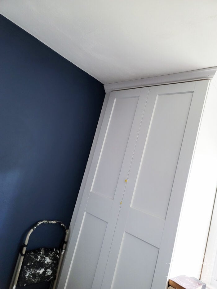 Navy Blue wall inspiration! Accent walls or whole rooms. artsychicksrule.com #navywalls
